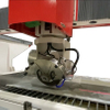 Máquina cortadora de piedra SawJet CNC de 5 ejes de corte y chorro de alta eficiencia HUALONG con sierra de puente y chorro de agua HKNC-650J 